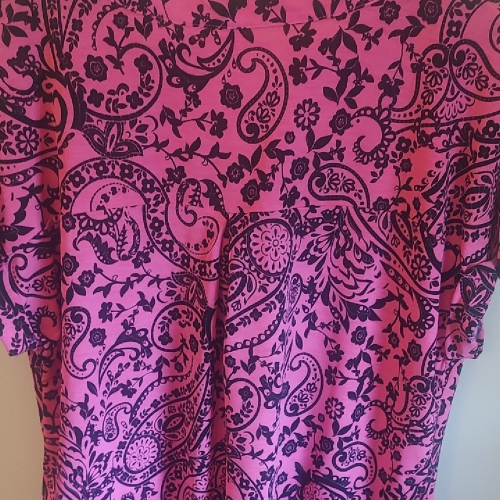 Women's Pink Paisley Short Sleeve Tee - Picture 3 of 4